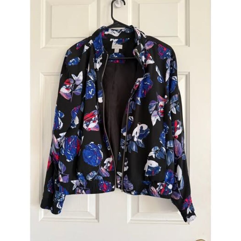 106. Bella Sky Floral Bomber jacket Size M